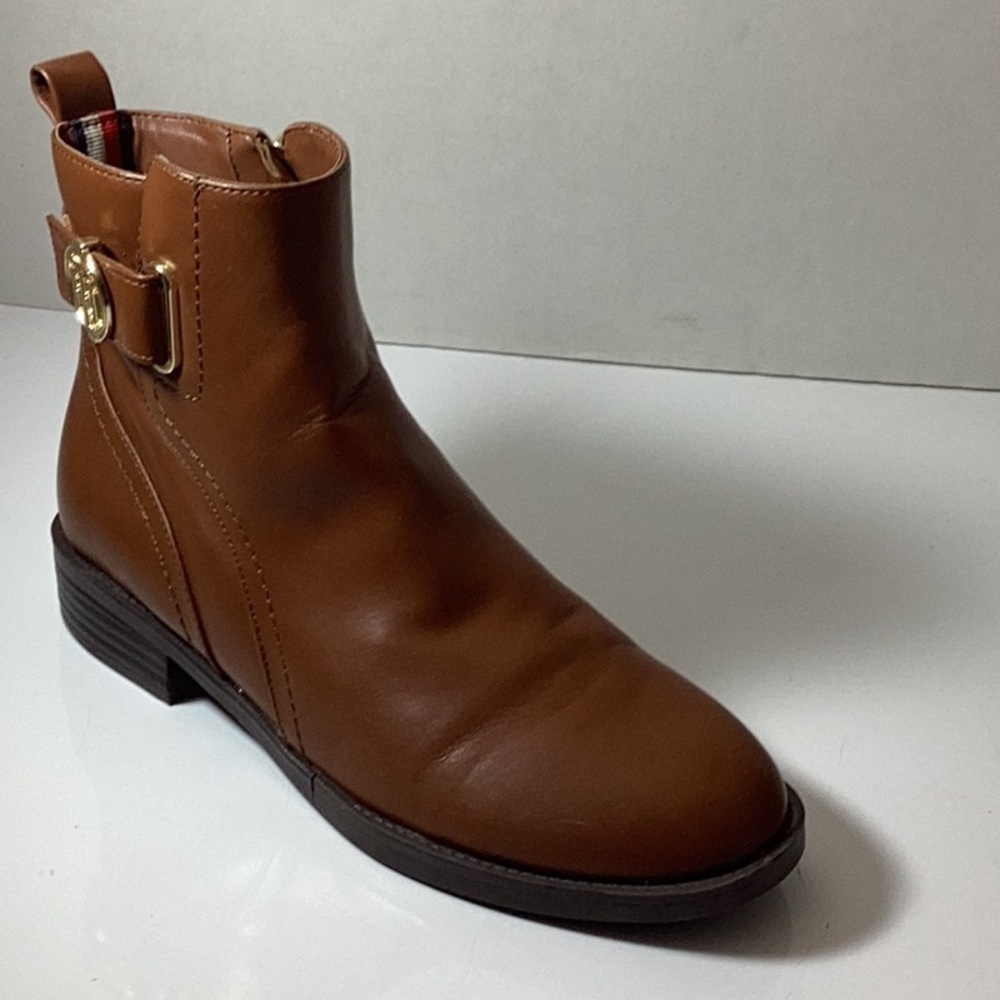 Boot - Picture 2 of 7